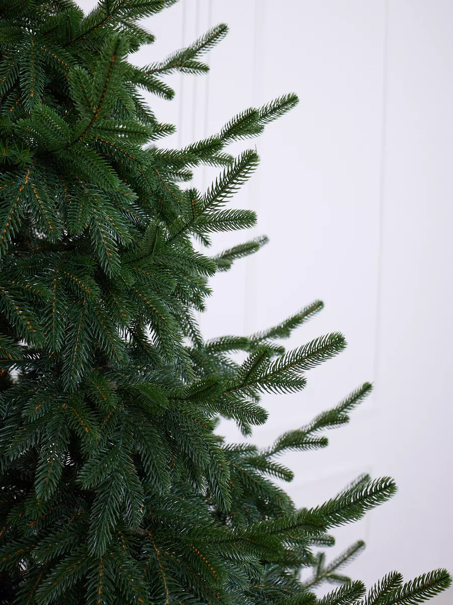 Cedar Christmas Tree 100% PE